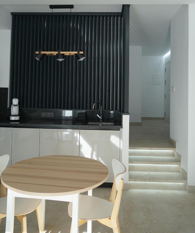 Apartamento Turistico Hermanos Infantes エステポナ エクステリア 写真
